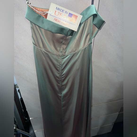 ๐ NWT Beautiful Sage Evening Party Dress pearlescent - Picture 2 of 7